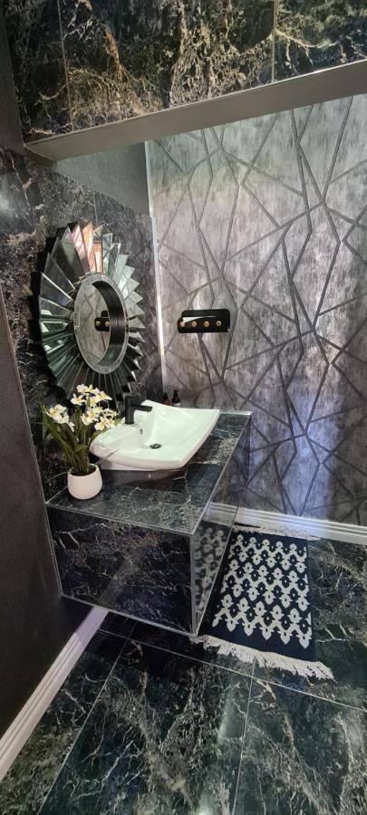וולקום Villa Grande Luxury Accommodation מראה חיצוני תמונה